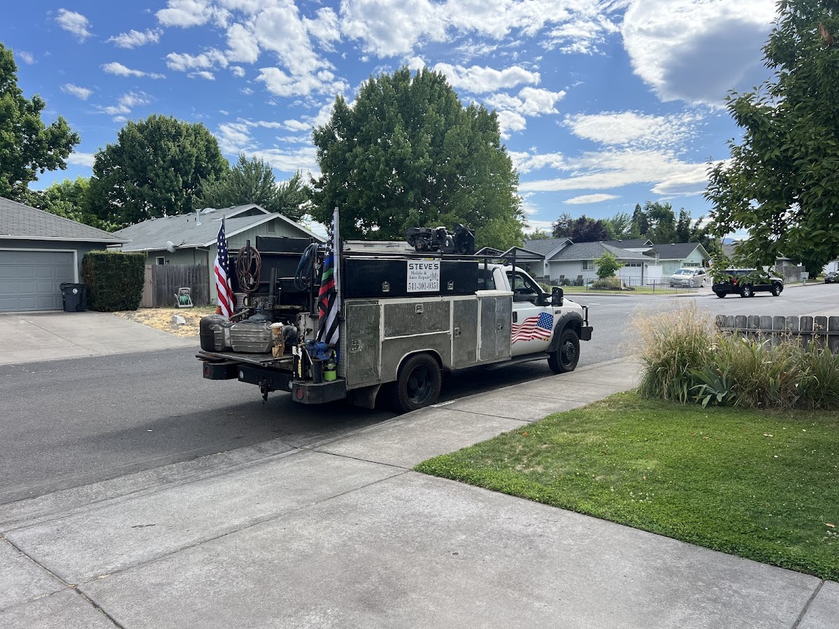 Steve's branded mobile service truck out on a call in the Rogue Valley